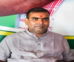 गिरिडीह में बेकाबू ठंड से गरीब-मजदूर परेशान, सुरेश साव ने प्रशासन पर कंबल वितरण और अलाव व्यवस्था में लापरवाही का लगाया आरोप