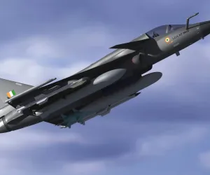 IAF Tejas 2025 Crash: नेटवर्क-केंद्रित युद्ध के दौर में तेजस की ताकत और भविष्य की रूपरेखा