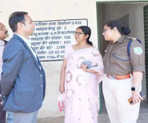 Palamu News : मेदिनीनगर में डीसी समीरा एस और एसपी रीष्मा रमेशन ने किया निरीक्षण