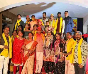 Hazaribagh News: आर्ट एंड कल्चरल ट्रस्ट द्वारा होली मिलन समारोह का आयोजन