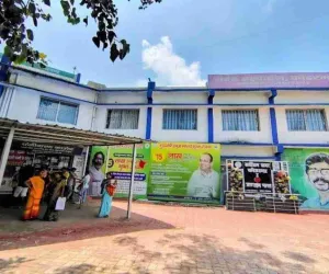 Koderma News: बारात गए युवकों का वाहन दुर्घटनाग्रस्त, चार घायल