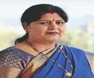 Koderma News: बंद पड़े पत्थर खदानों की घेराबंदी कराए सरकार: डॉ नीरा