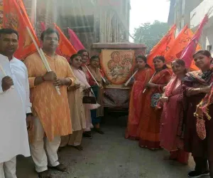 Koderma News: मोहनी एकादशी पर श्याम निशान महिला मंडल ने निकाली निशान यात्रा 