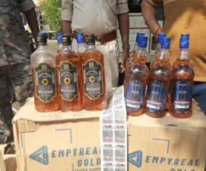 Chaibasa News: अवैध शराब फैक्ट्री का भंडाफोड़, भारी बरामदगी