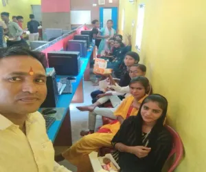 गांव के युवाओं के लिए वरदान बना ब्रेन टेक कंप्यूटर ट्रेनिंग सेंटर, कंप्यूटर सीख ग्रामीण युवा बदल रहे अपना भविष्य