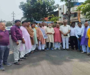 Bokaro News: वैदिक मंत्रोच्चारण के साथ स्वदेशी जागरण मंच कार्यालय का उद्घाटन