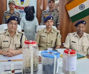 Hazaribagh News: पुलिस की बड़ी कार्रवाई, करीब 4 किलो अफीम के साथ तस्कर गिरफ्तार