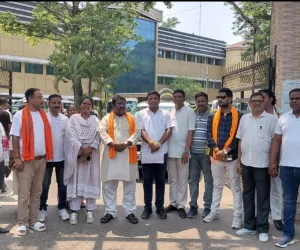 18 करोड़ की सड़क पर भ्रष्टाचार का आरोप! BJP ने खोला मोर्चा, उपायुक्त को सौंपा ज्ञापन