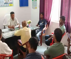 Sahebganj News: जनता दरबार में भड़के ग्रामीण, २० सूत्री अध्यक्ष ने कई फाइलों का किया ऑन-द-स्पॉट निपटारा