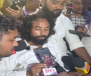 Breaking News: सोनम वांगचुक से वीडियो कॉल पर छात्र नेता देवेंद्र नाथ महतो की बातचीत