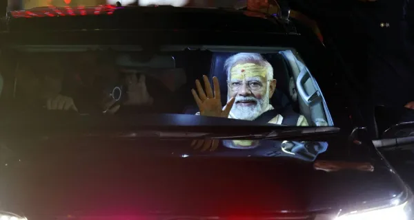 PM Modi Sikkim Visit: 50वें राज्य स्थापना दिवस पर 4,000 करोड़ की परियोजनाओं की सौगात