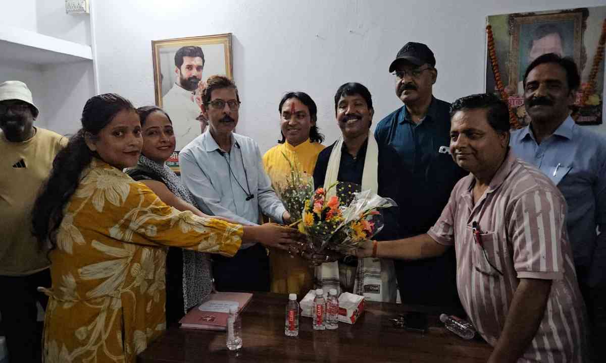 हजारीबाग आर्ट एंड कल्चरल ट्रस्ट का पुनर्गठन, रामकिशोर सावंत अध्यक्ष, प्रदीप पाठक महासचिव और सुबोध सिन्हा बने कोषाध्यक्ष