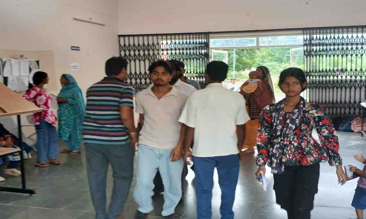 Sahebganj News: मॉडल कॉलेज राजमहल में कदाचारमुक्त और शांतिपूर्ण माहौल में संपन्न हुई यूजी परीक्षा