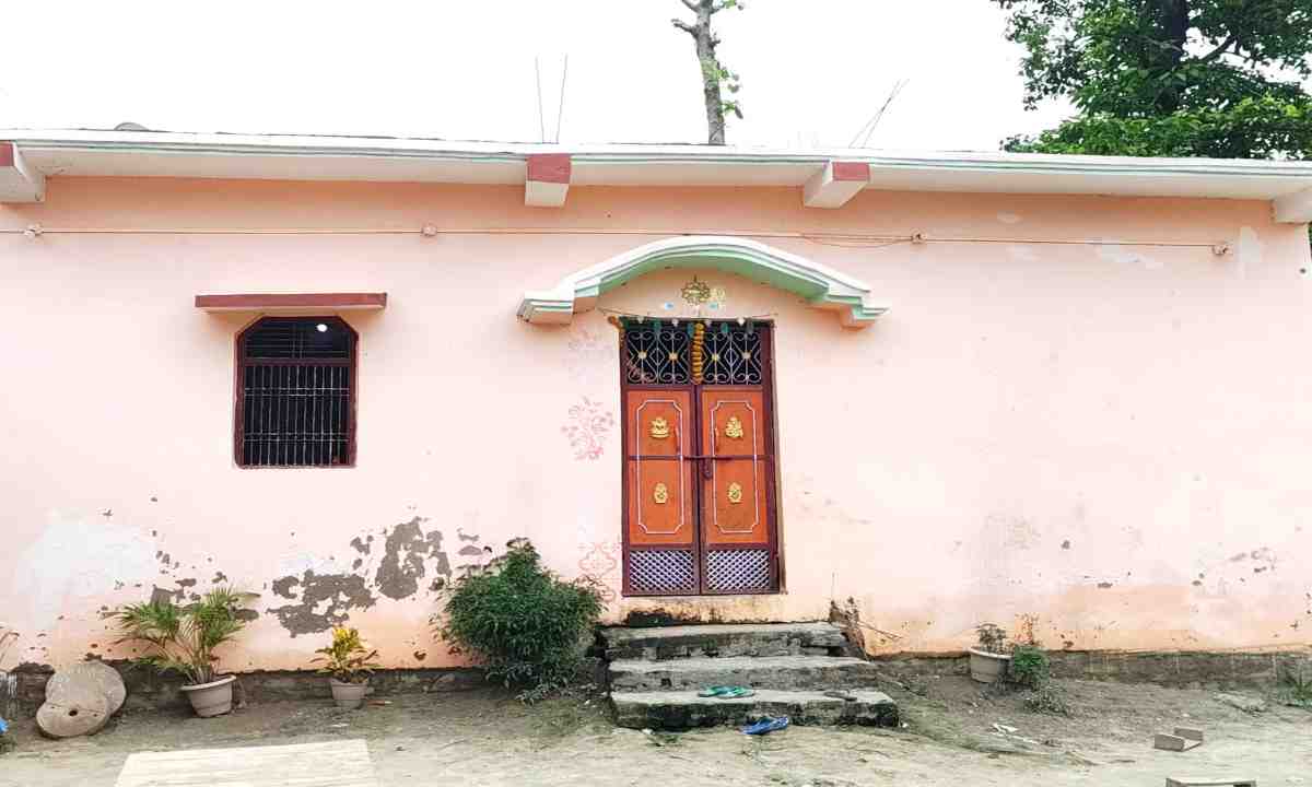 सीवान में जाली नोट छापने का भंडाफोड़, मशीन समेत भारी मात्रा में नकली नोट बरामद