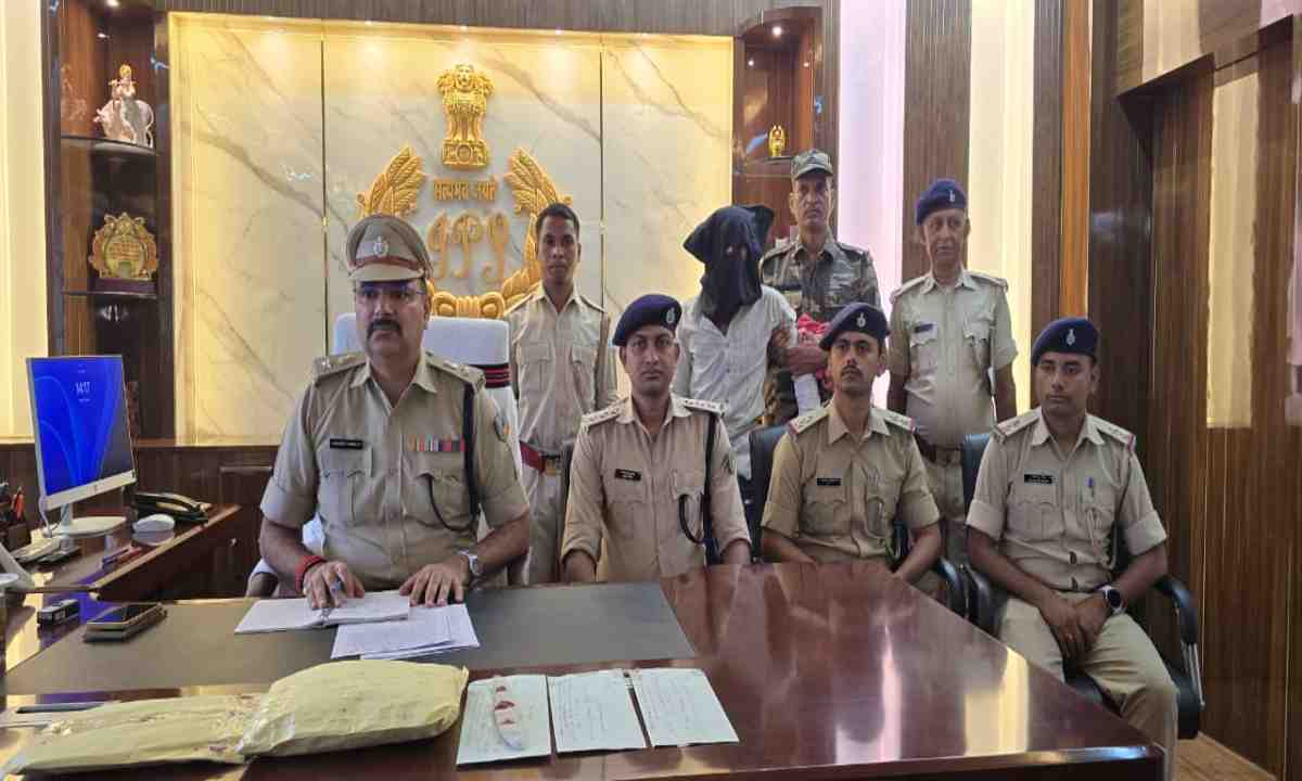 Pakur News: झेनागड़िया गांव में हुए दोहरे हत्याकांड का पुलिस ने 12 घंटे में किया खुलासा