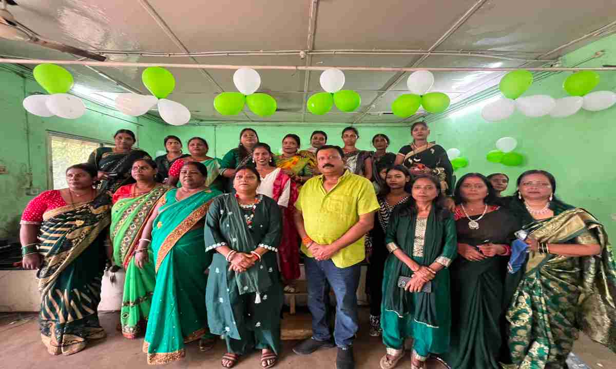 Dhanbad News: कतरास क्लब सिजुआ में भाजपा महिला मोर्चा का भव्य सावन महोत्सव आयोजित