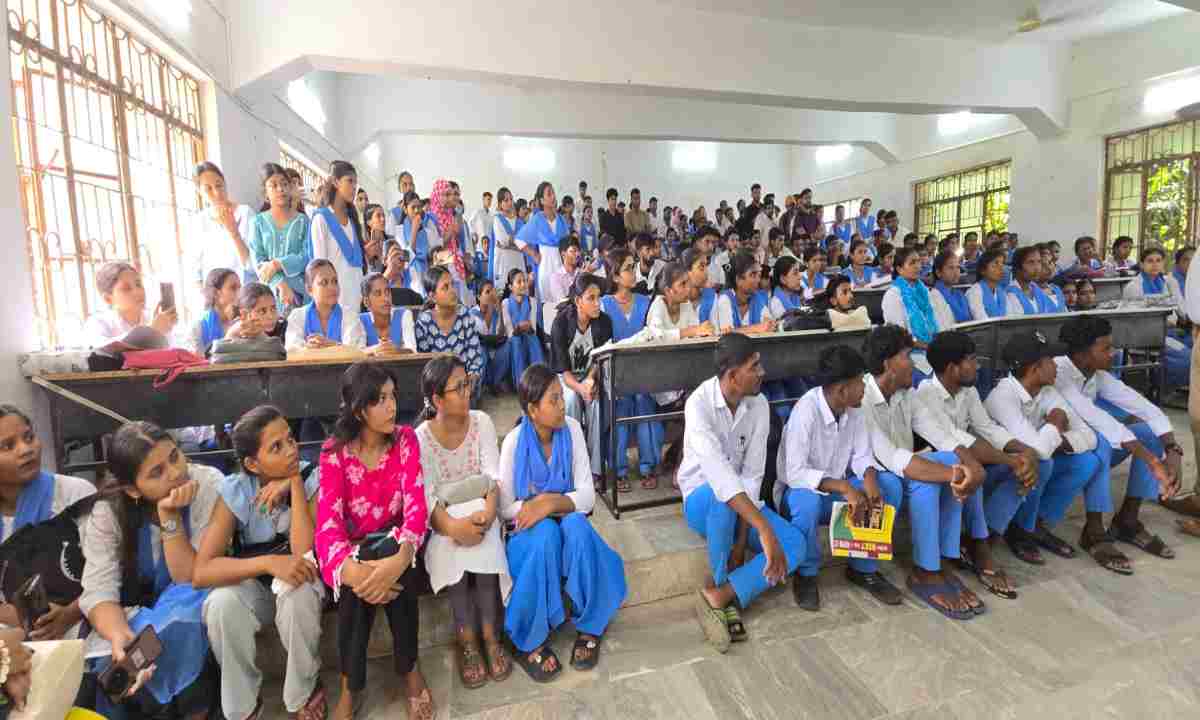 Sahebganj News: एनईपी 2020 के तहत कॉलेज में छात्रों को दिए गए इंटर्नशिप प्रोजेक्ट टिप्स