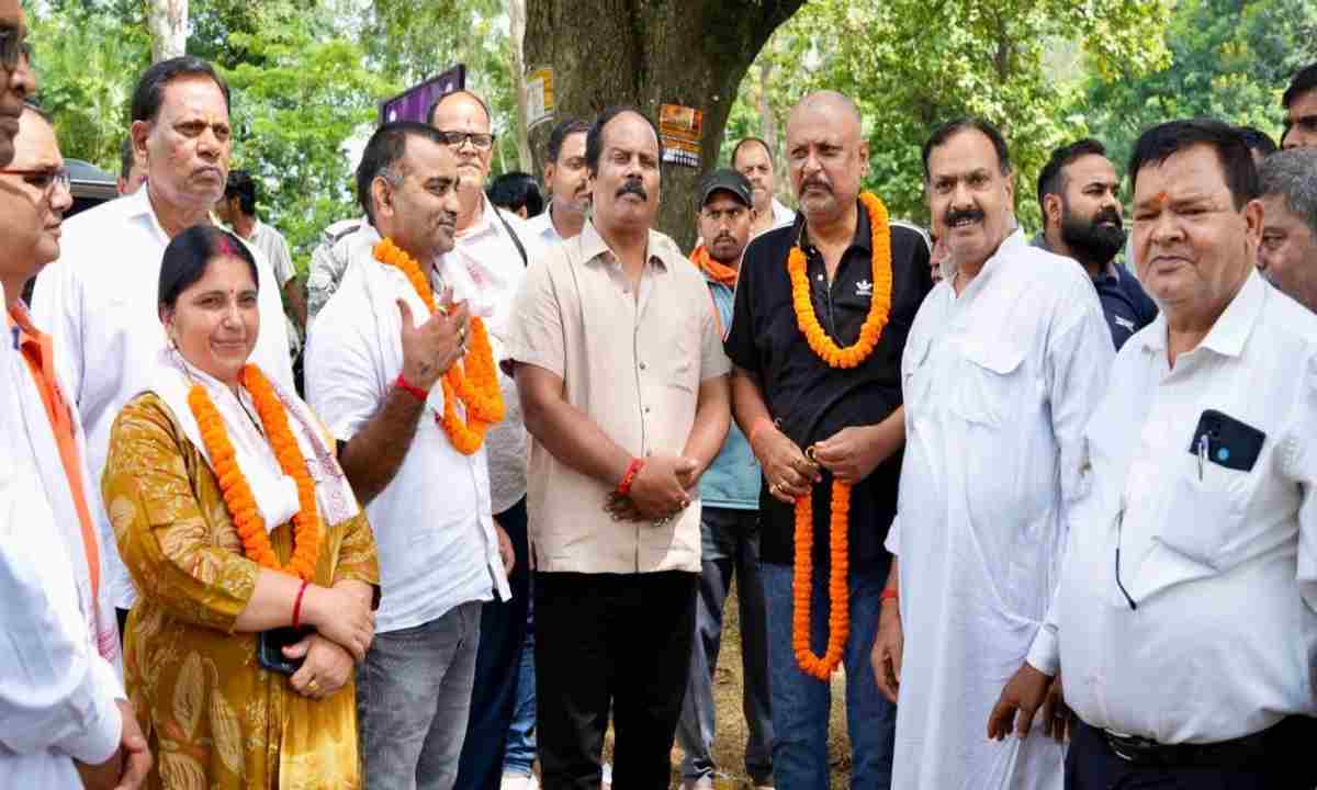 Hazaribagh News: NH-33 से मंदिर तक बनेगी नई पीसीसी सड़क, विधायक प्रदीप प्रसाद ने किया भूमि पूजन