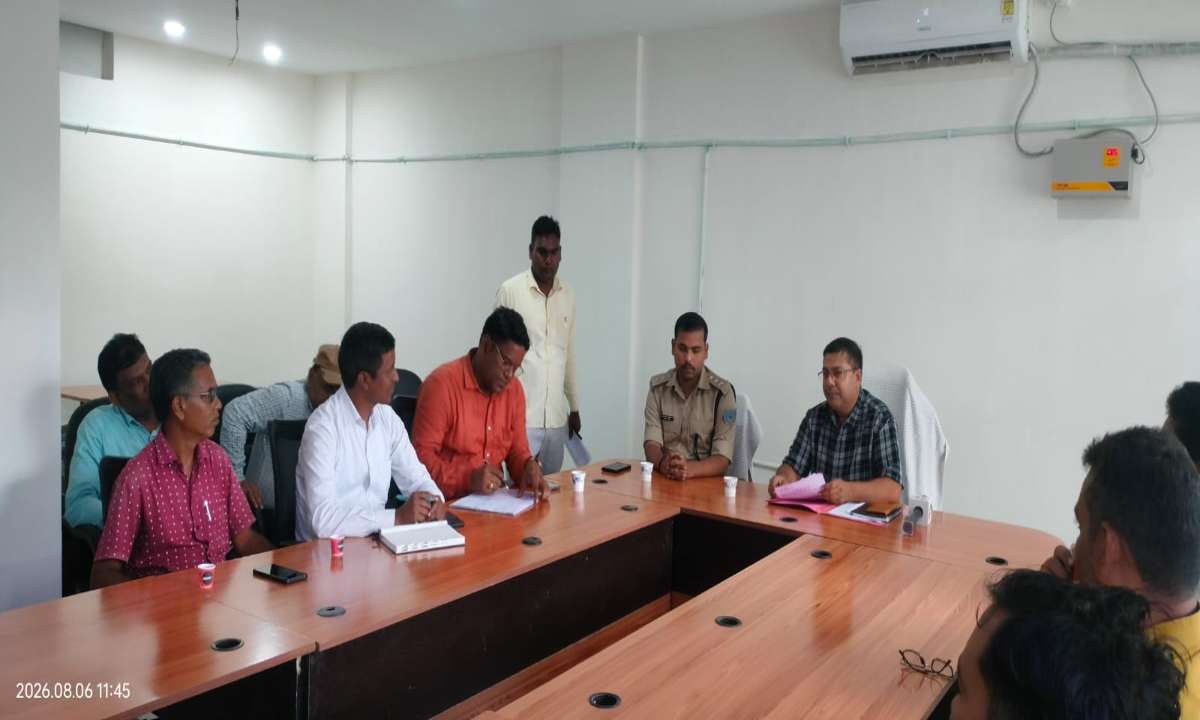 Palamu News: स्वतंत्रता दिवस को लेकर छतरपुर अनुमंडल कार्यालय में बैठक संपन्न, तैयारियों की हुई समीक्षा