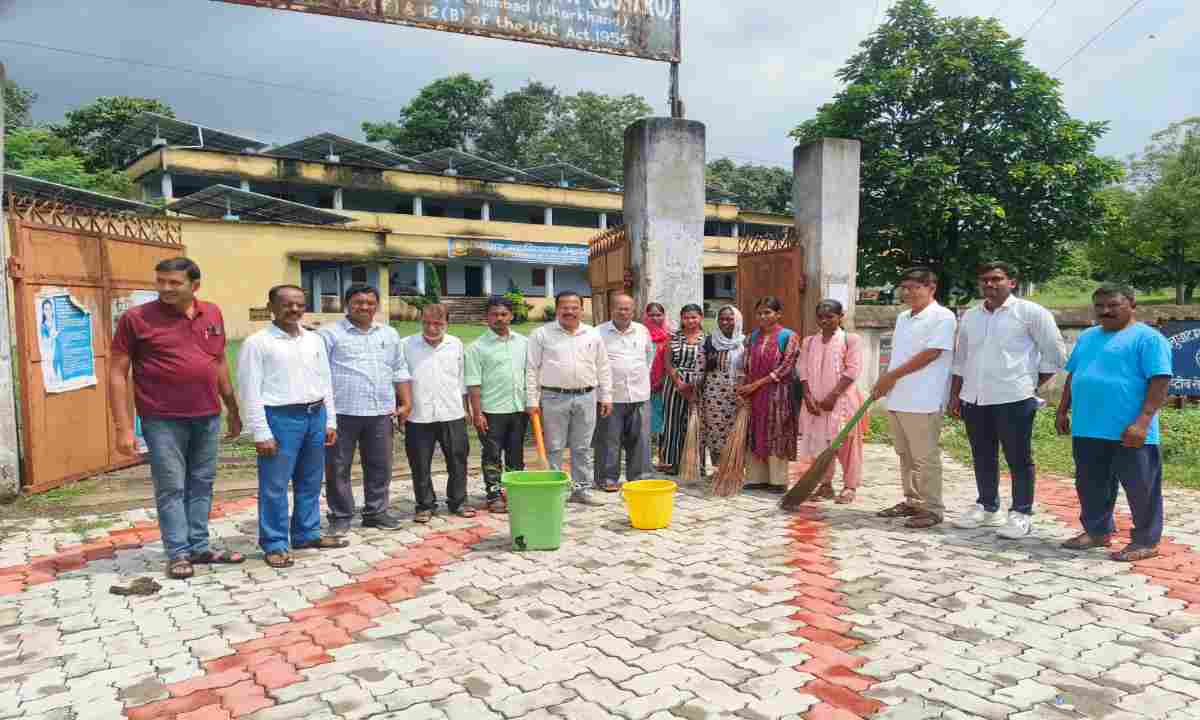 Bokaro News: तेनुघाट महाविद्यालय में एनएसएस के तहत स्वच्छता पखवाड़े का हुआ शुभारंभ